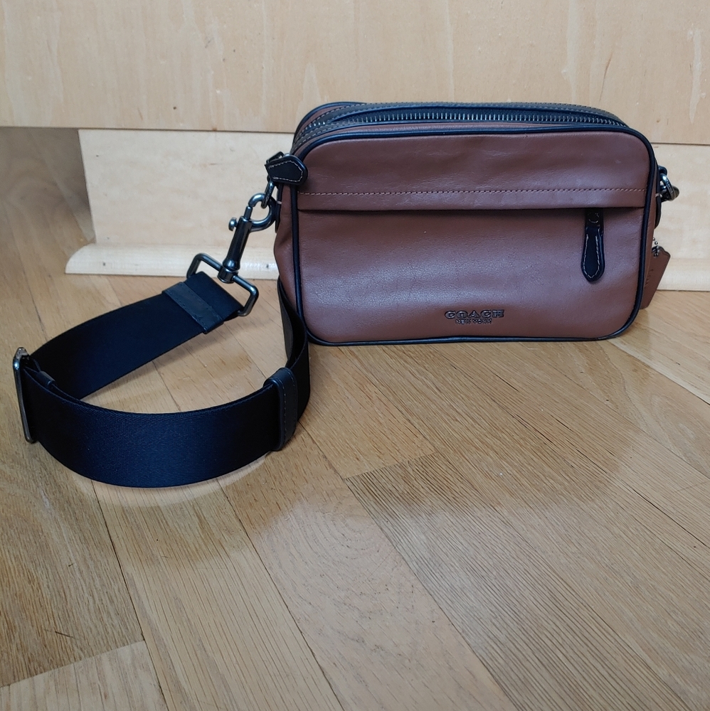 EUC Coach Graham Crossbody Bag